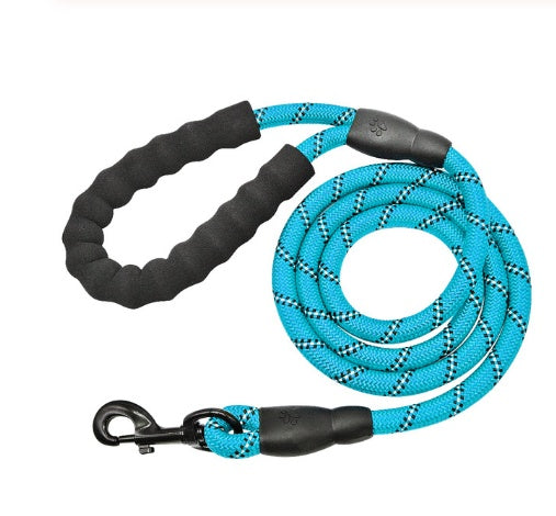 Walk with Confidence! Reflective Dog Leash for Secure, Comfortable Walks - Pet Paws