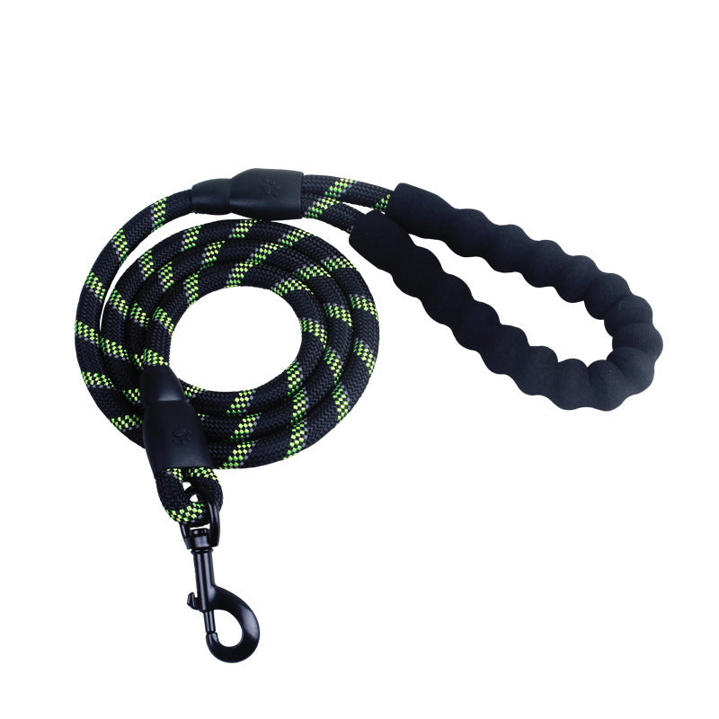 Walk with Confidence! Reflective Dog Leash for Secure, Comfortable Walks - Pet Paws