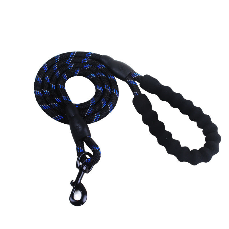 Walk with Confidence! Reflective Dog Leash for Secure, Comfortable Walks - Pet Paws