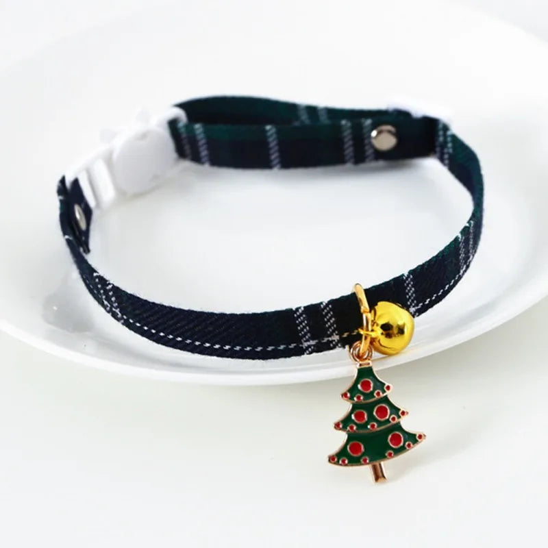 🎄 Festive Christmas Cat Collar – Big Bowknot Charm with Adjustable Fit & Bell! 🎅 - Pet Paws